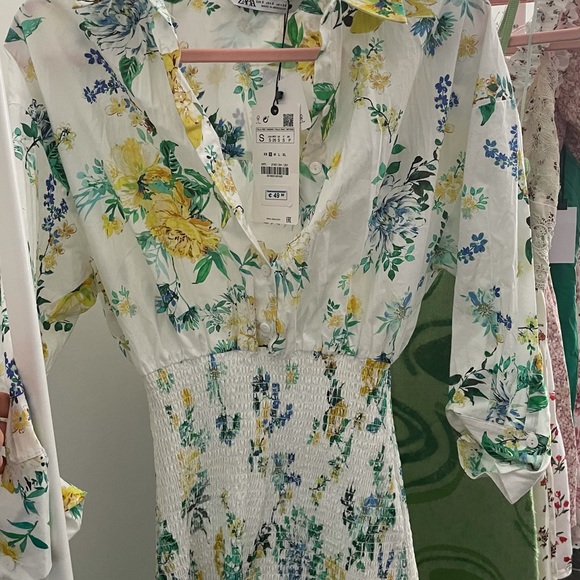 Zara floral dress - Picture 4 of 4